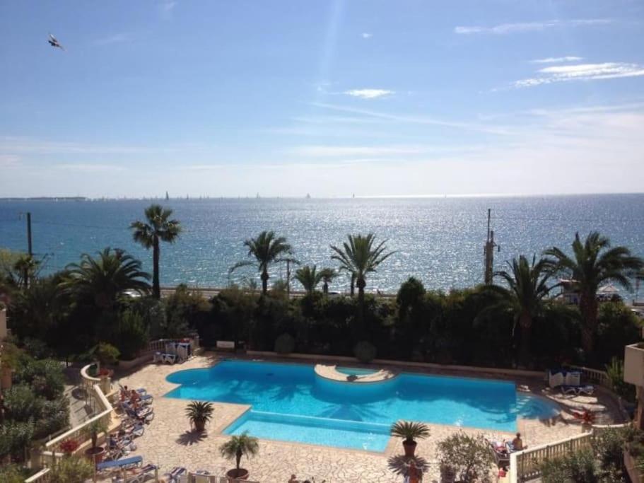 Bord De Mer, Terrasse, Tout A Pieds คานส์ ภายนอก รูปภาพ