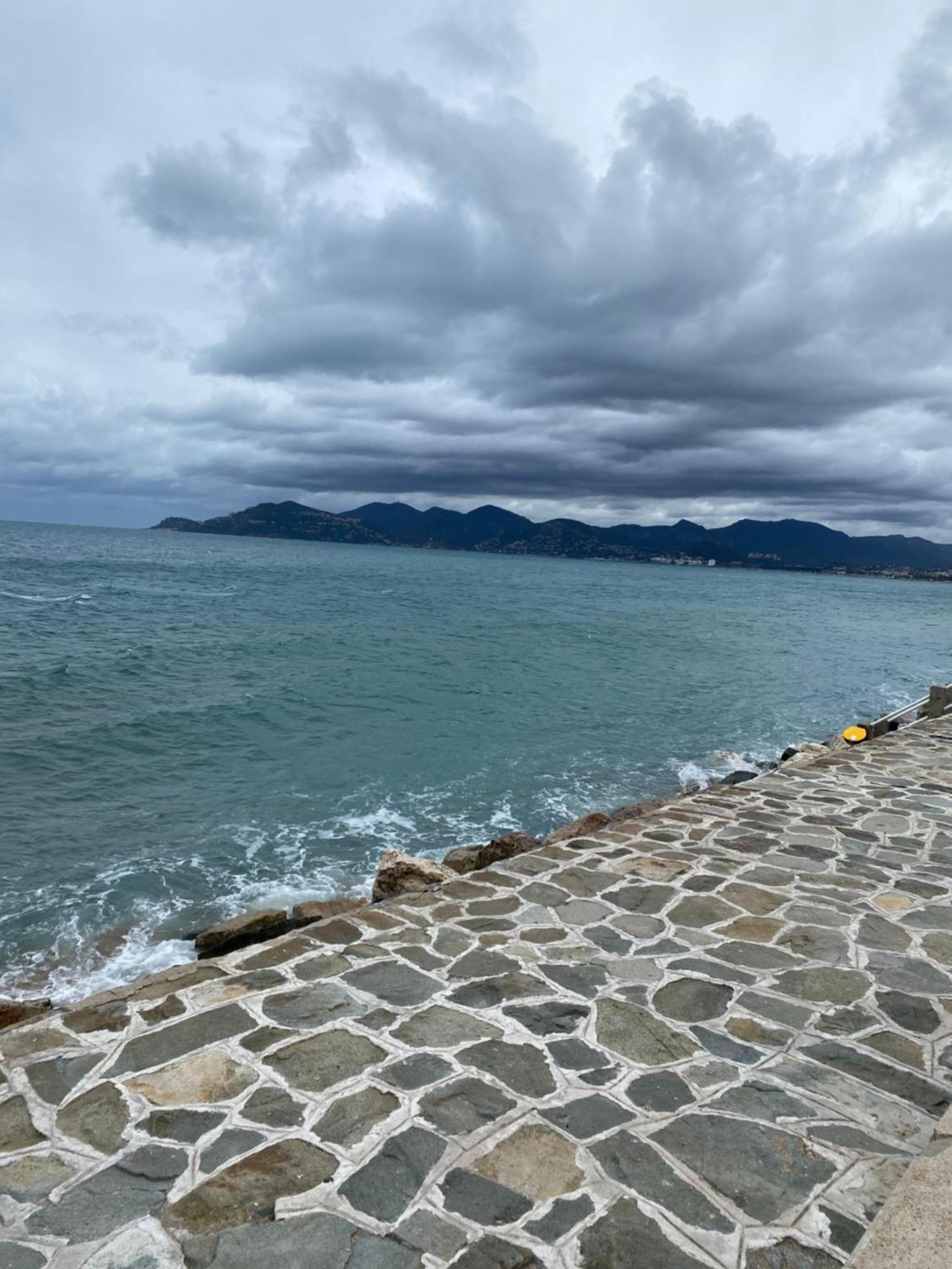 Bord De Mer, Terrasse, Tout A Pieds คานส์ ภายนอก รูปภาพ